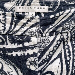 Trina Turk gently used navy/white patterned shorts, size 2